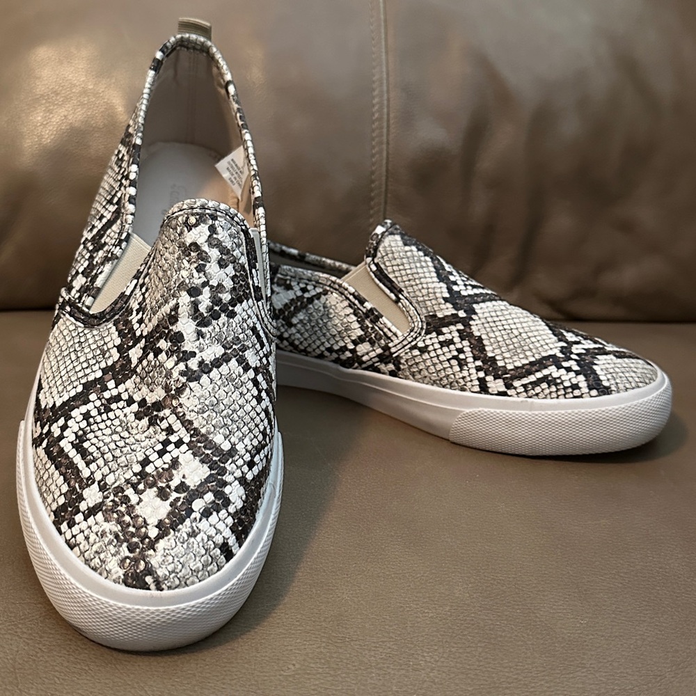 Tommy Bahama Snakeskin Women’s Loafer, size 8.5, Slip On Python